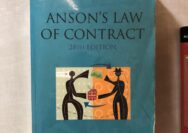 Which book does stanford assign for contract law